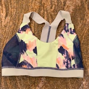 sports bra